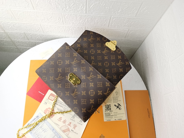 ルイヴィトンバッグ素材ディテール